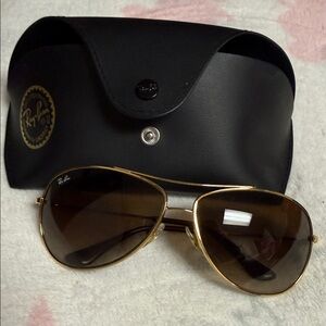 Ray-Ban Classic Gold Aviator Sunglasses